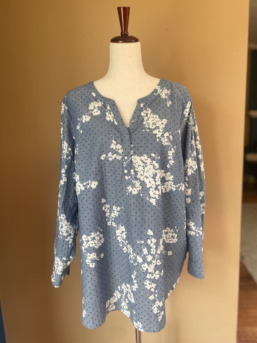 Talbots Floral Chambray Swiss Dot Blouse Top Size 1X V Neck Spring‎